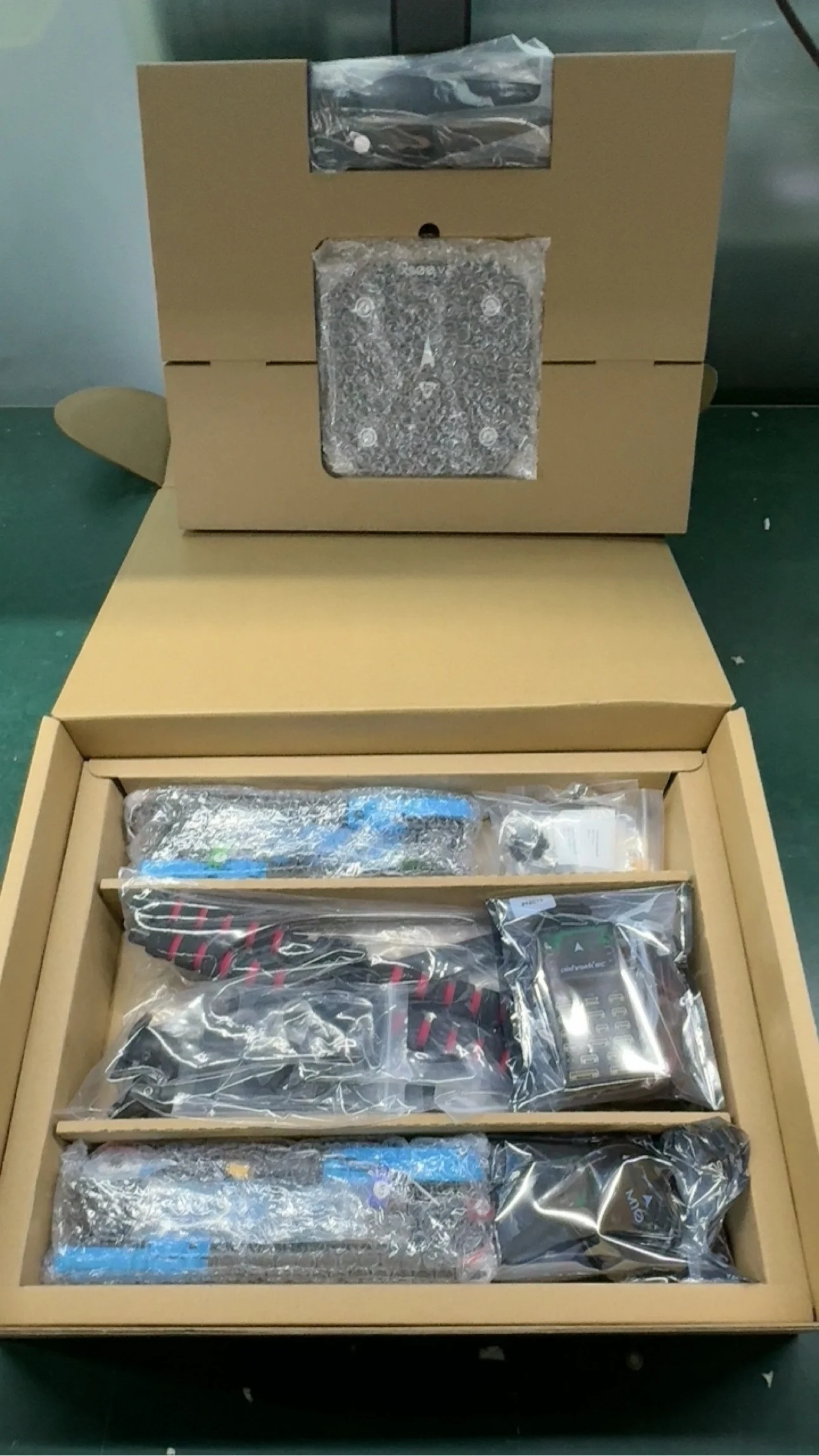 Holybro X500 V2 ARF Kit & Pixhawk 6X 6C Flight Controller & M10N & 433 915MHz 4-axis Drone Power Kit thumbnail 5