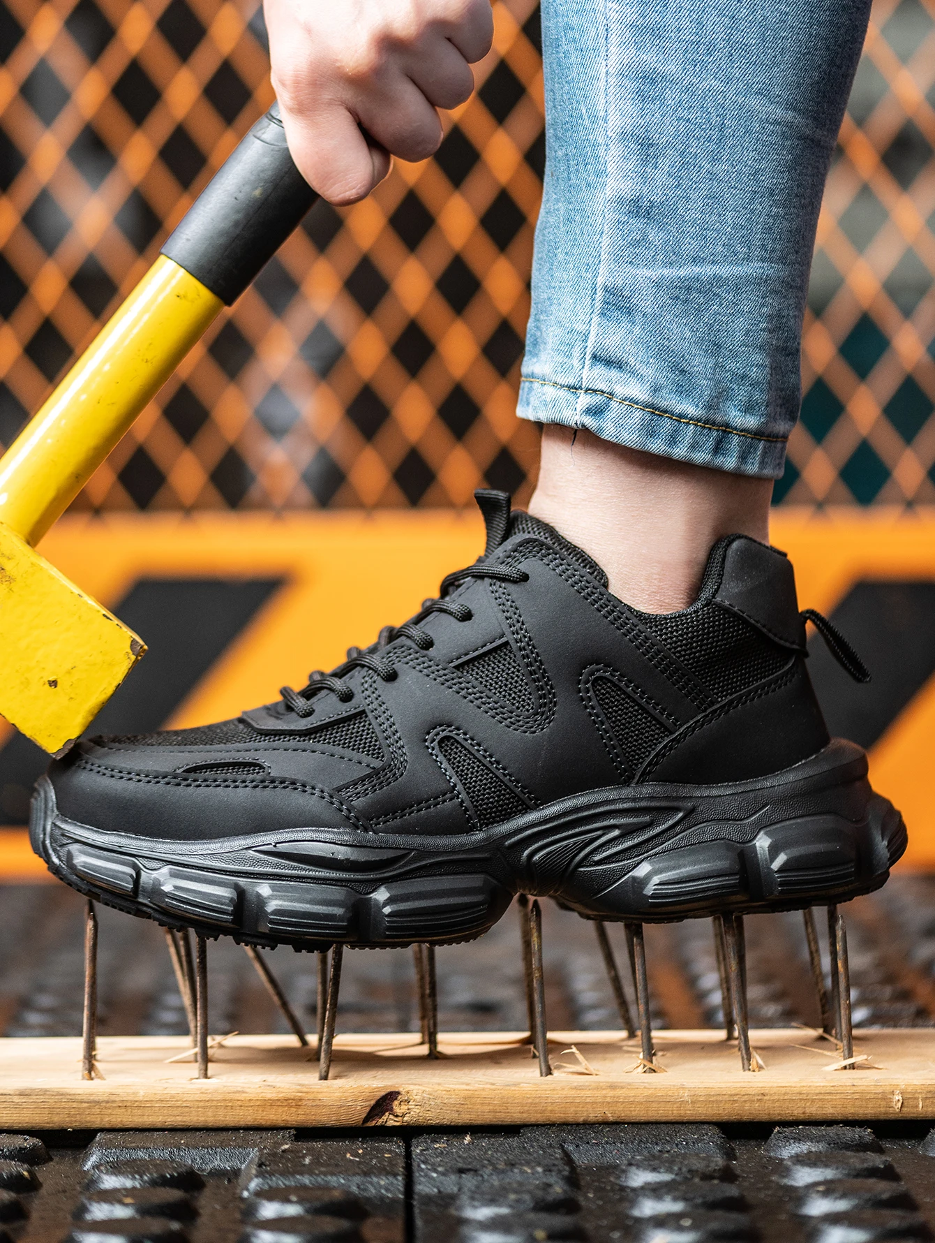 Women Safety Shoes Anti-smash Anti-puncture Work Shoes Breathable Lightweight Work Sneakers Indestructible Women Boots safety shoes