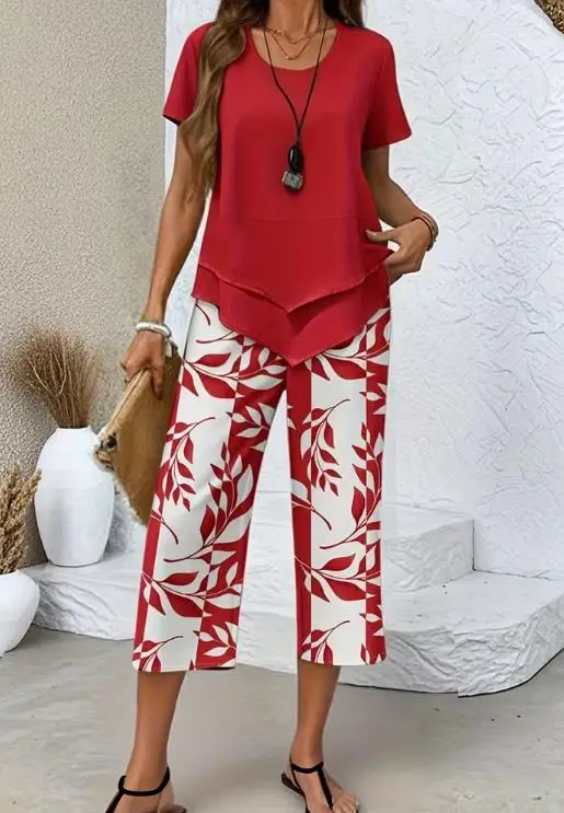 Women’s casual 2-piece summer set layered T-shirt and leaf print cropped pants red