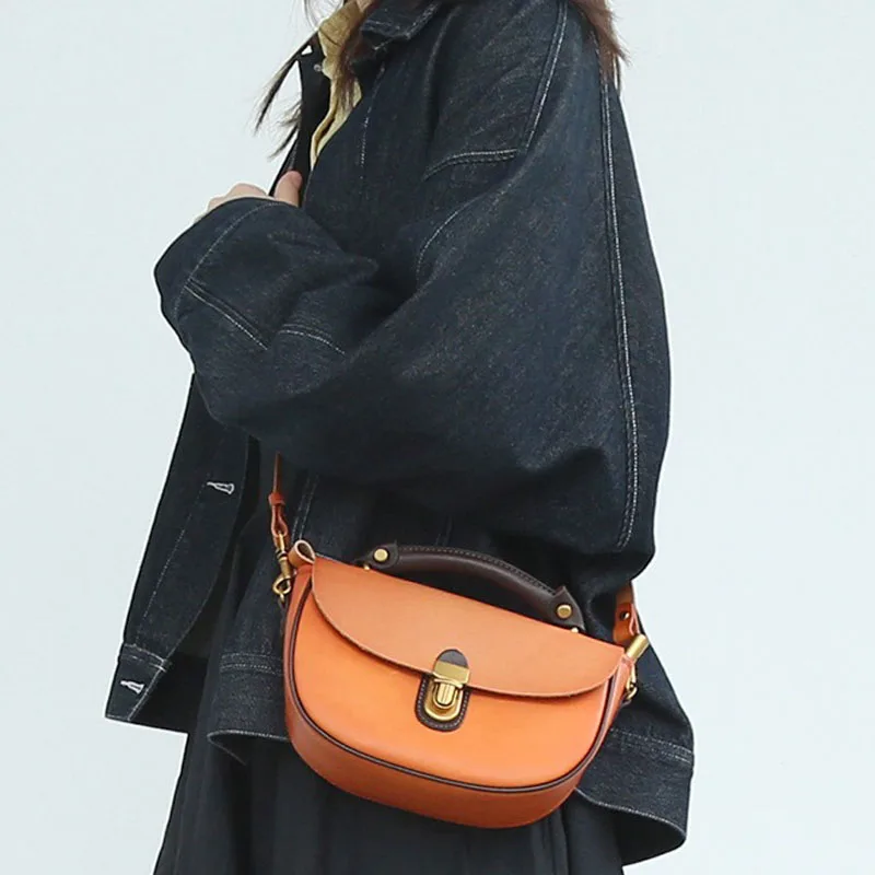 Luxury Half Moon Shoulder Bag For Women Small Green Crossbody Bags With Lock Fashion Designer Locks Handbag Genuine Leather