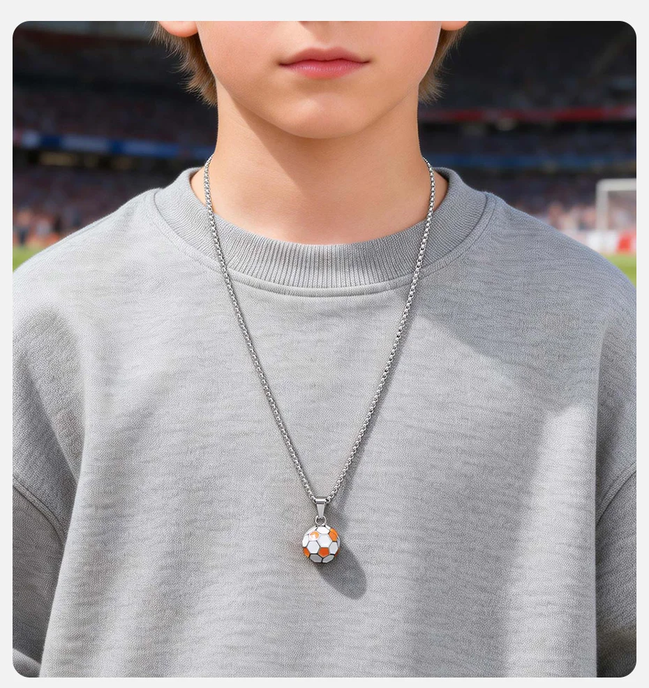 Vnox Edelstahl-Fußball-Anhänger-Halskette, weiß-orange-gelb-grüne Sportkette für Männer und Jungen, wasserdichter Schmuck, Geschenk, neu – Detail 2