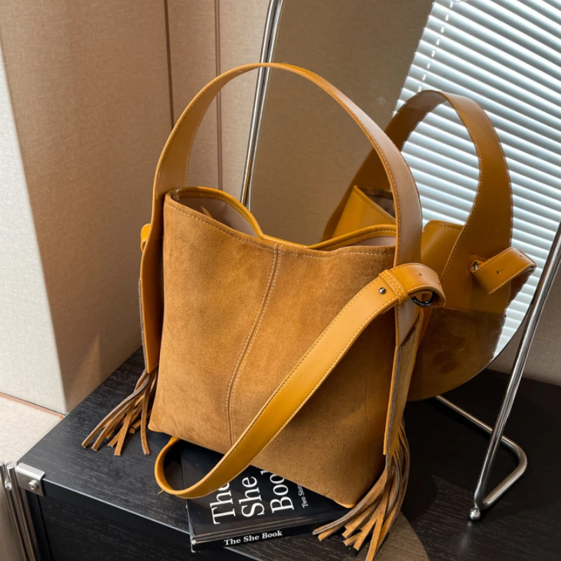 

Light Luxury Tassel Women's Tote Bag Tassel Ear Hanging Shoulder Bag Autumn and Winter Lazy Style Commuting Bag Free Shipping