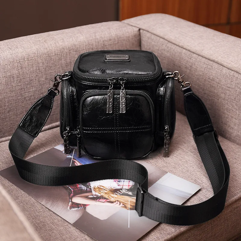 Tilorraine autumn and winter 2021 new brand camera bucket shaped single shoulder large capacity women's bag crossbody small size 