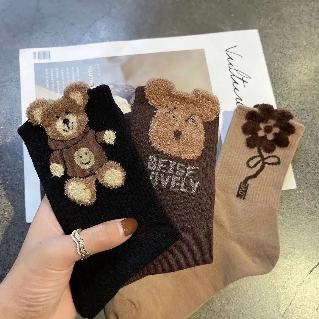 

Fashion New 2023 Cute Letter Cartoon Socks for Women Trend Kawai Cartoon Bear Brown Black White Girls Socks