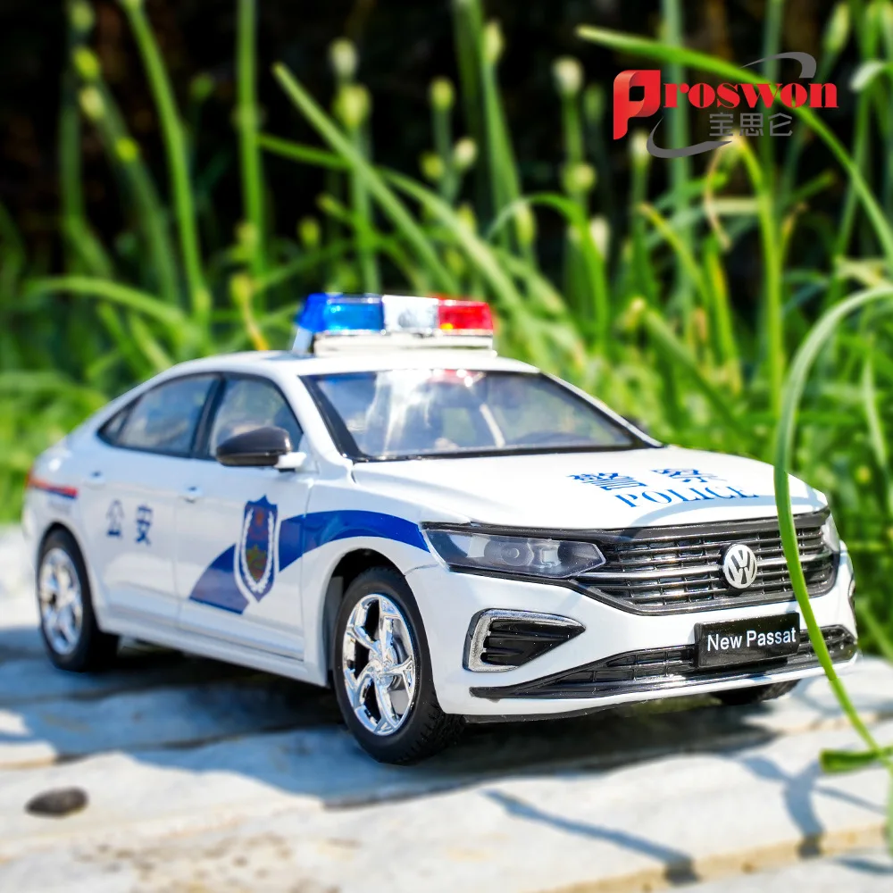 

1:24 Volkswagen Passat полицейский автомобиль, высококлассная модель, литый под давлением металлический сплав, модель автомобиля со звуком светильник, коллекционная игрушка, подарки