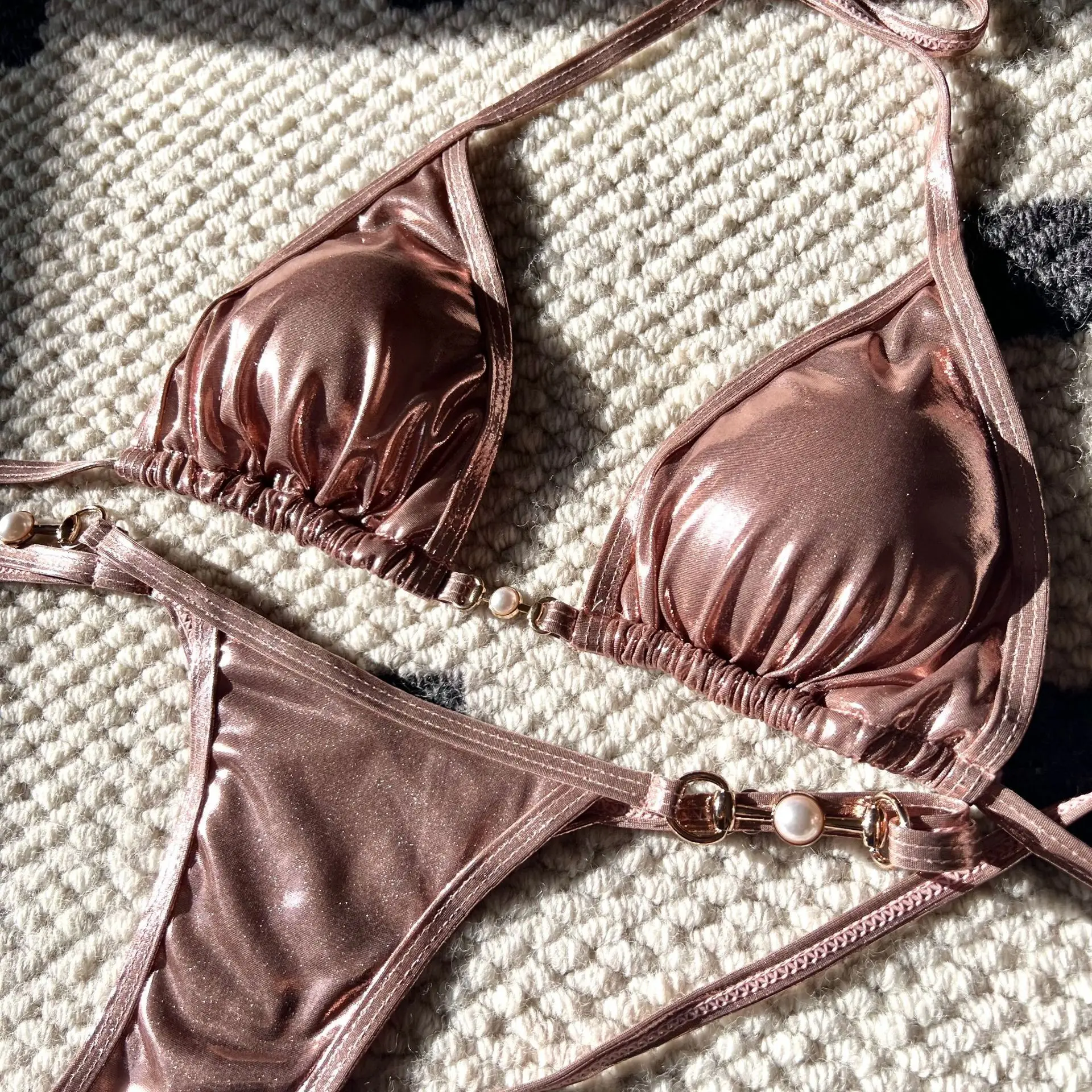 Micro bikini rosa lucido vacation style