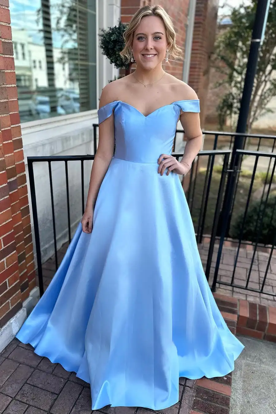 

Blue Off-the-Shoulder Lace-Up Prom Dress Ball Gown Long Formal Dress Wedding Guest Ruched Foraml Evening Gown