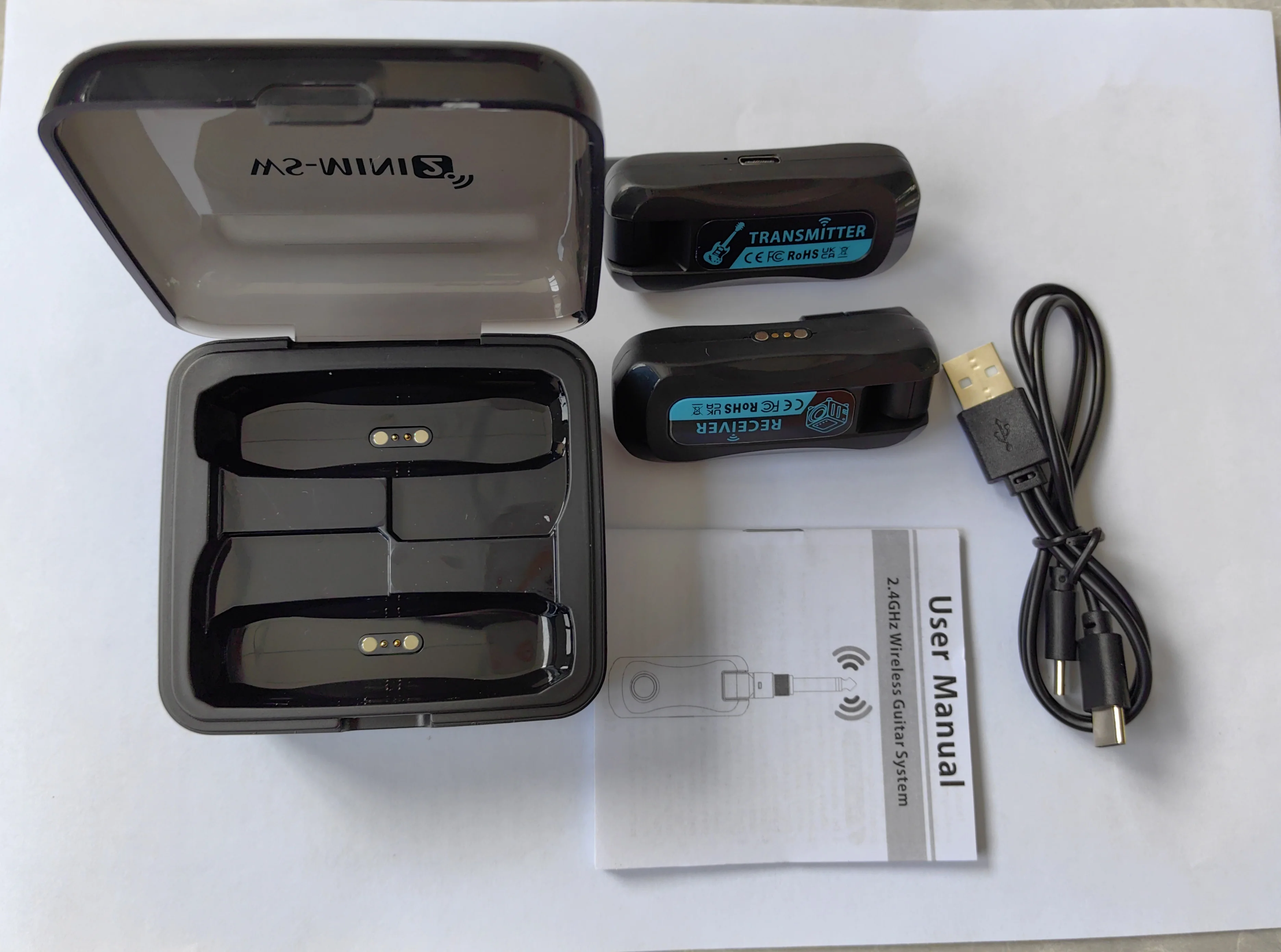 2.4G Wireless Guitar System Rechargeable Portable Transmitter Receiver Set with Charging Compartment 4 Channel