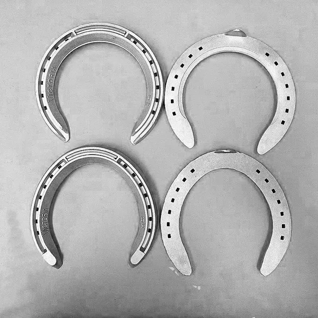 4 soles 24 nails Aluminum alloy horseshoe iron horseshoe speed racing horse shoe nail horse equipment horse harness supplies 2