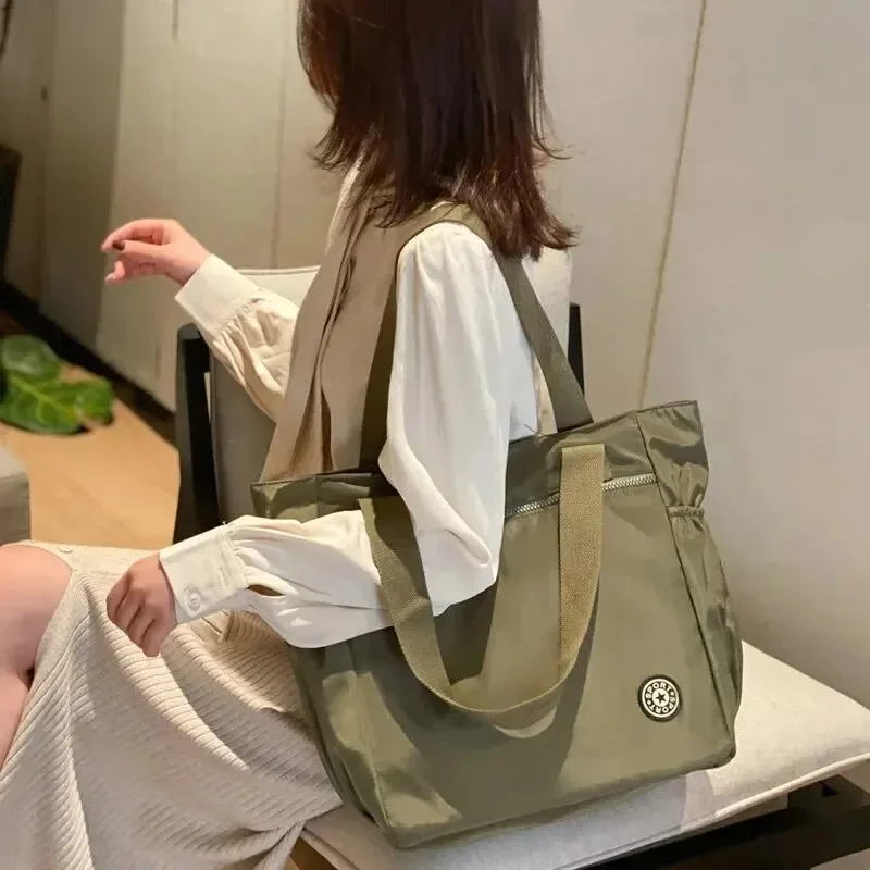 Borsa a tracolla a mano di grande capacità Borsa a tracolla in nylon impermeabile leggera per la scuola di lavoro - immagine 5