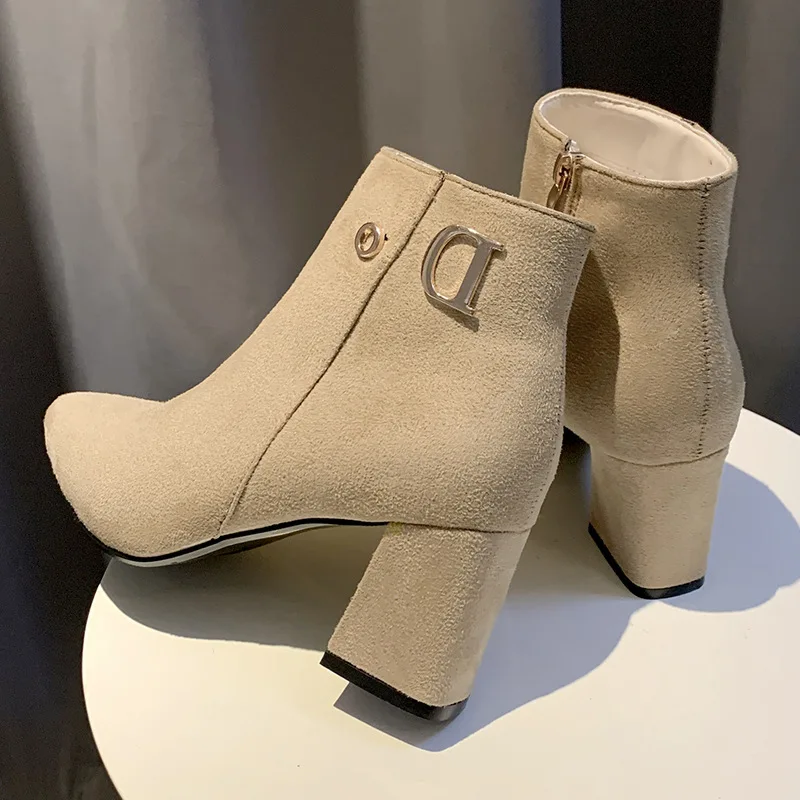 Autumn and Winter Martin Boots New Women Shoes Pointed Square Heel Short Boots Anti Slip Women Boots Fashion Platform Boots