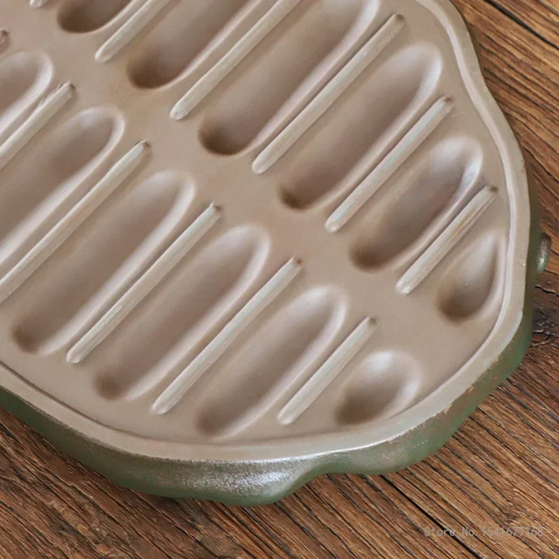 Creative Kung Fu Lotus shaped Tea Tray, Chinese Style Purple Sand, Water Storage, Indoor living room Tea Room Decoration, 1Pc