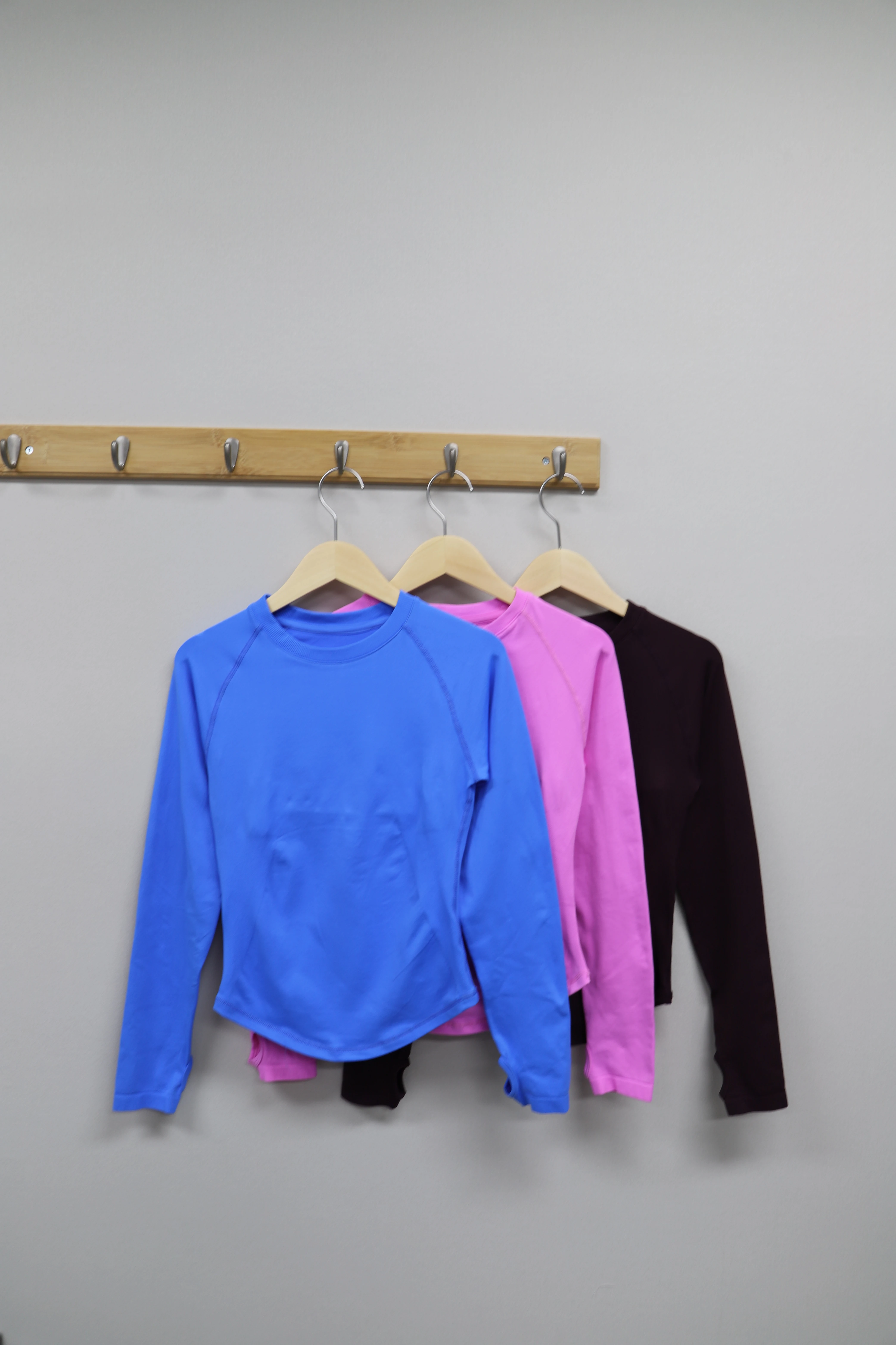 DFYZHE Haut de sport à manches longues pour femmes, sans coutures, coupe ajustée, séchage rapide, anti-transpiration, pour la course et l'entraînement
