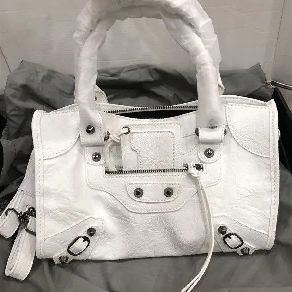 NO LOGO white