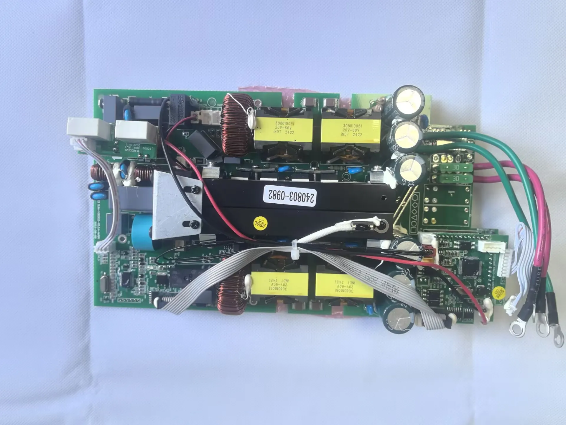 ชุดเมนบอร์ด+บอร์ดควบคุม 1 ชุด สำหรับอินเวอร์เตอร์กริดไท SUN1000G2 หรือ 2000G2 พร้อมตัวจำกัดกระแสไฟฟ้า จอ LCD MPPT คลื่นไซน์บริสุทธิ์ รองรับการคายประจุแบตเตอรี่ 1