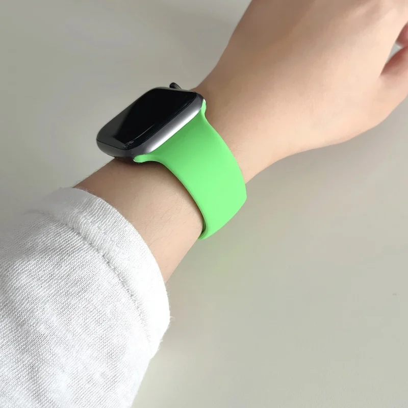 Premium Silicone Sports Band for Smartwatches - Versatile Size Options