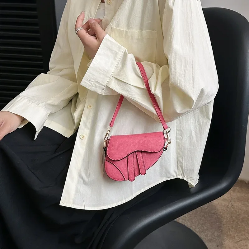 

Creative delicate popular bag women's new simple fashion shoulder bag western trend saddle bag crossbody bag handbag