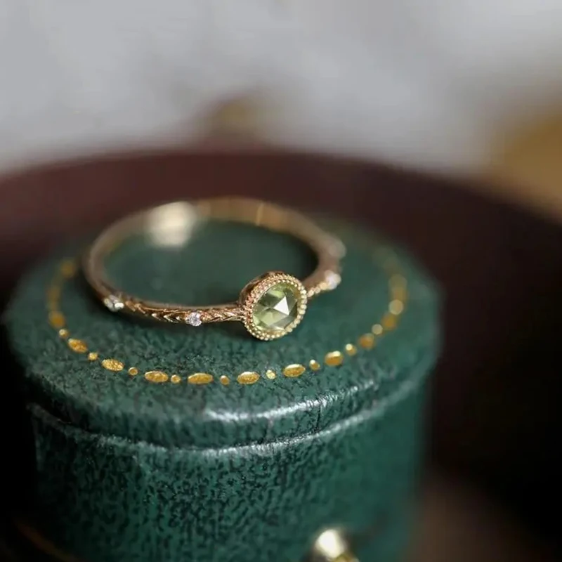 Silver Inlaid Diamonds Fresh Green Peridot Crystal Round Ladies Ring Adjustable Opening Delicate Original Fines Jewelry
