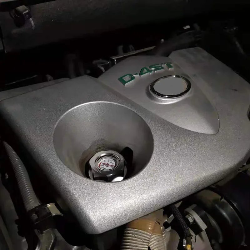 Aluminum Automobile Fuel Tank Cap Engine Oil Filler With Oil Temperature Gauge For Toyota Camry Corolla RAV4