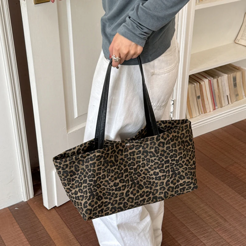 Borsa a Tracolla con Stampa Leopardata per Donne, Borsa Vintage di Grande Capacità, Borsa Casual per Shopping e Pendolarismo, Borsa a Tracolla Quotidiana in Tela - immagine 3