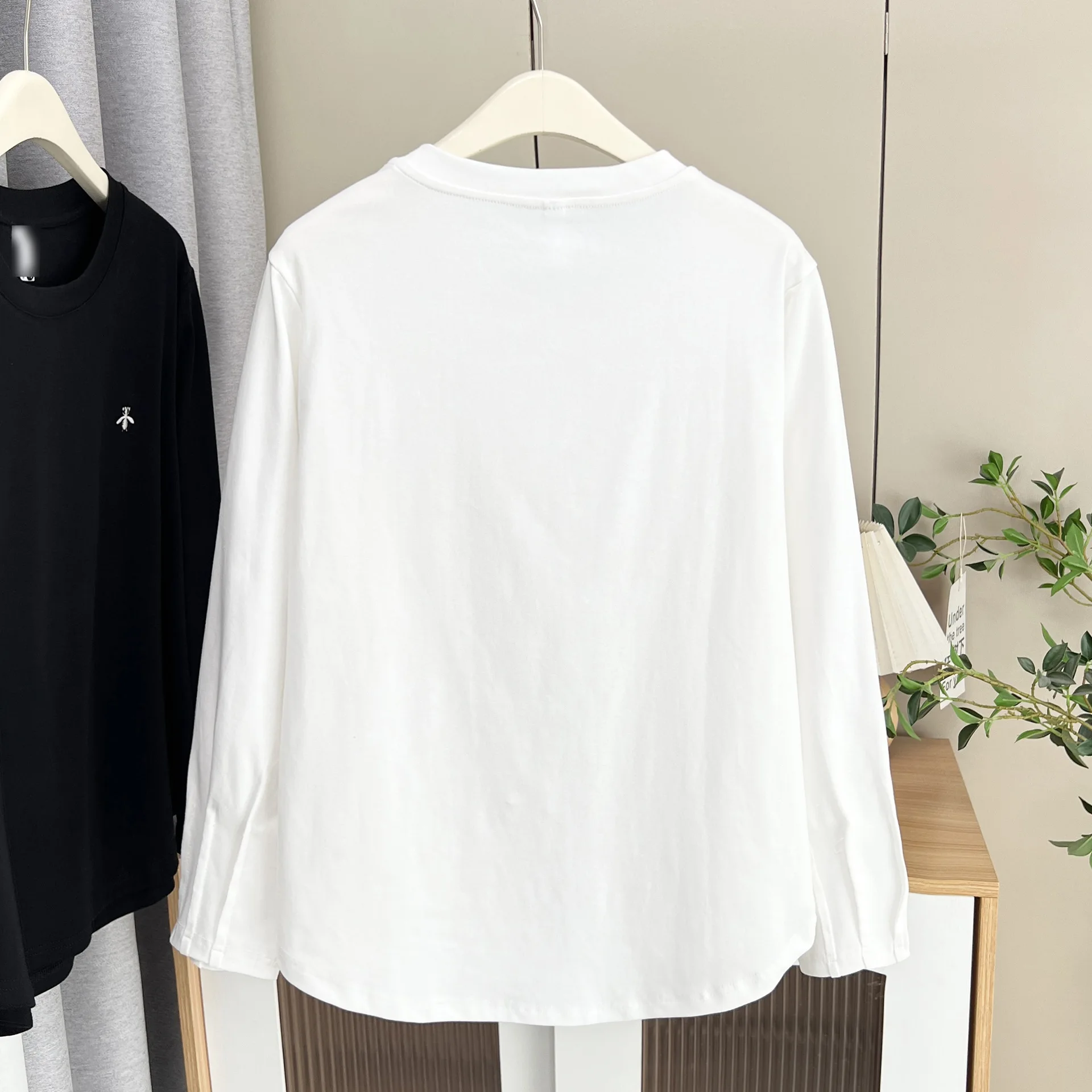 XXXXL Fashion Plus Size Women's T-Shirt Autumn New Basic Style Embroidered Pleated Cuffs Long Sleeved Base Top 2508