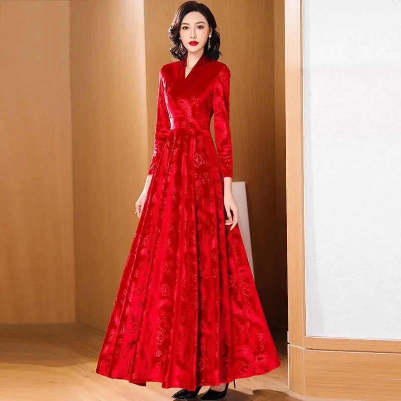 

2024 Women Autumn Elegant A-Line Red Velvet Dress Office V-neck Dresses jacquard velvet Robe Femme Retro Designer Party Clothing