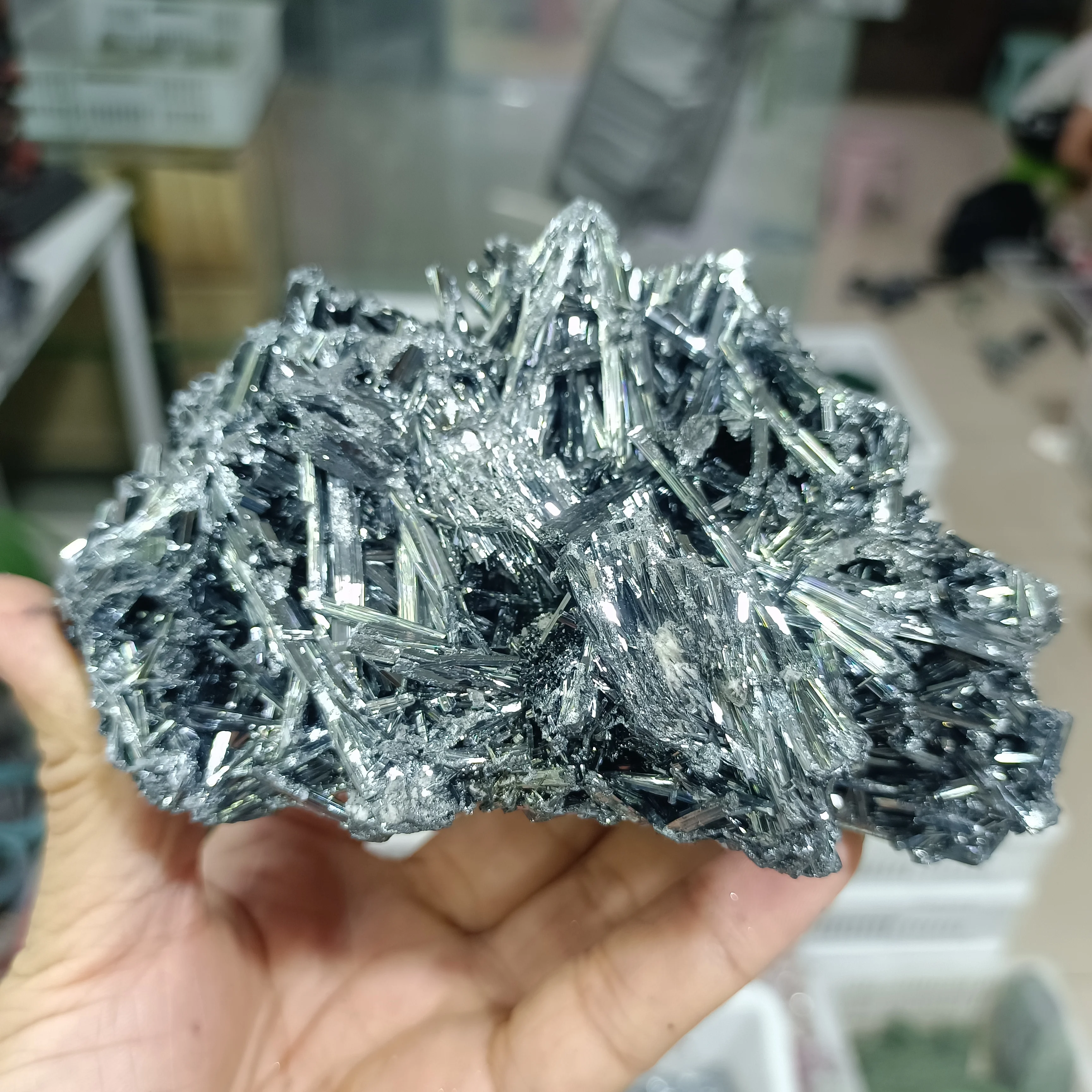 

NATURAL STIBNITE CRYSTAL ENERGY HEALING DECORATION