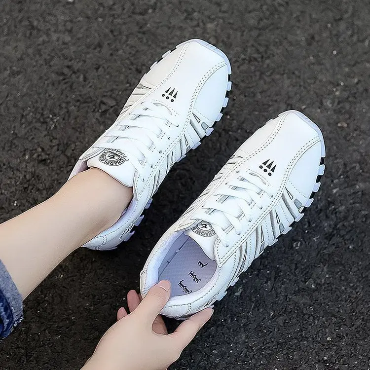 

2023 New Women's Shoes Soft Fashion Flats Women's Outdoor Walking Sneakers Women's Casual Shoes Zapatos De Muje Plus Size