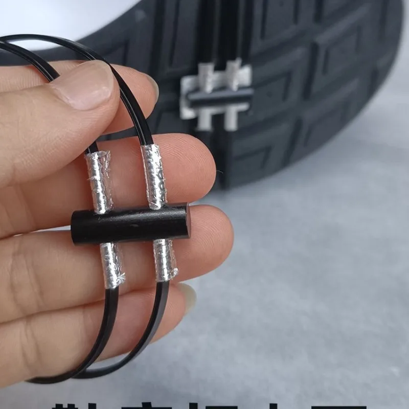1 Set Skateboard Spark Stone Flint PP Magnesium Rod Sole Bicycle Foot Brake Grinding Outdoor Flint Magnesium Rod Locomotive Sole