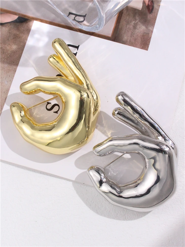 HUANZHI Metal Glossy Large Two Handed Palm Brooch for Women Girls Match Suit Shawl Pins Creative Jewelry Accessories 2024 New