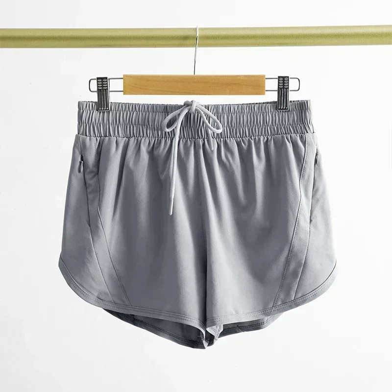 Женские шорты для занятий спортом