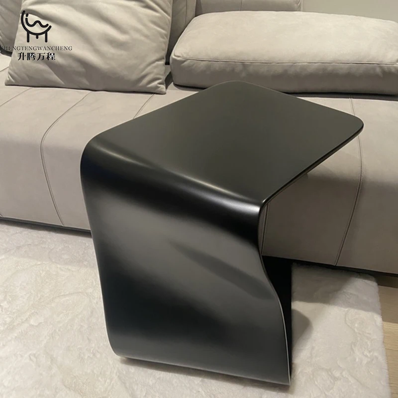 طاولة جانبية فاخرة على شكل حرف C بتصميم عصري لأرائ...