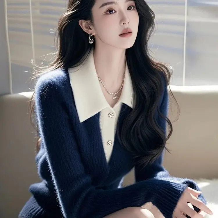 2025 Winter Women This Year, A Unique and Beautiful Knitted Top Is Popular. Milk Fufu Lazy with A Purple Fake Two-piece Sweater.