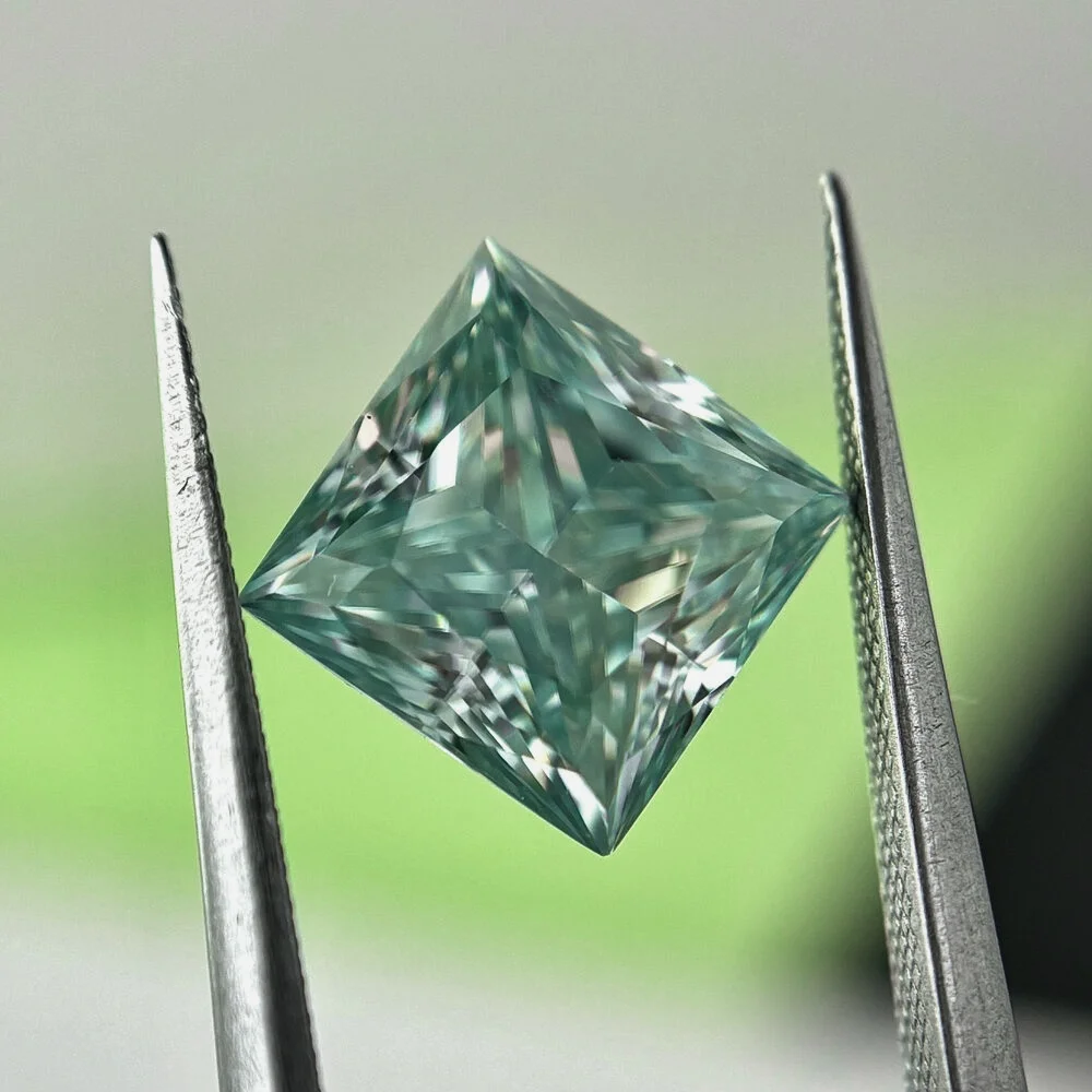 Princess Cut L-Green Color Synthetic Moissanite Stone  vvs1 5x5~9.5x9.5mm  0.8-5 ct   for  Jewelry Making with GRA Certificate