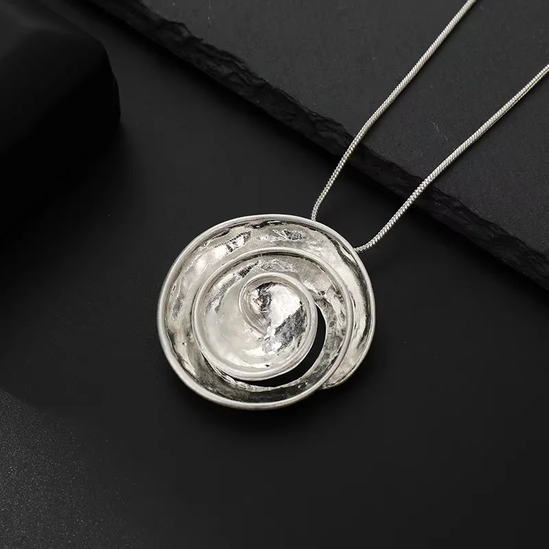 Women's Vintage Floral Pendant Necklace - Unique Gothic Costume Jewelry Accessory