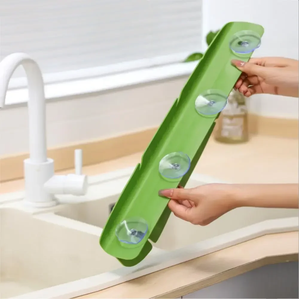 Kitchen Sink Water Splash Guards Anti-Splash Water Baffle Board With Suction Cup Oil-Proof Baffle Screen Kitchen Accessories