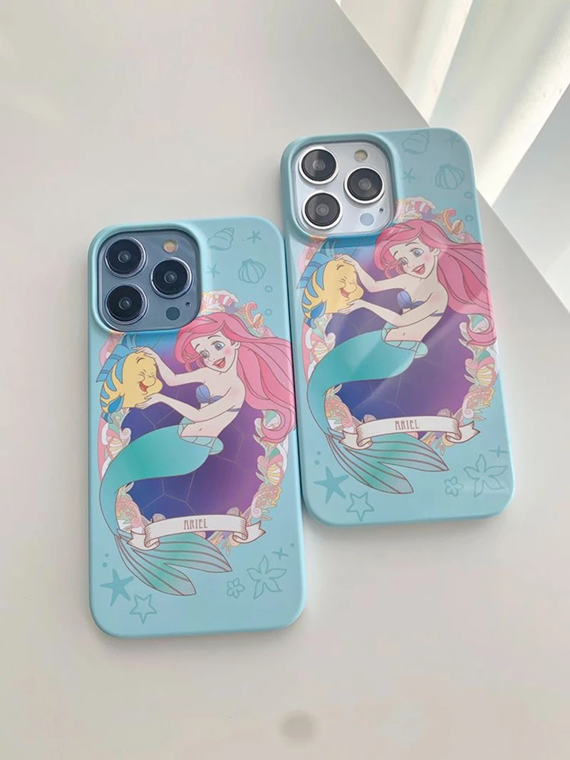 Funda para iPhone 13 Oficial de Disney Ariel y Sebastián Burbujas