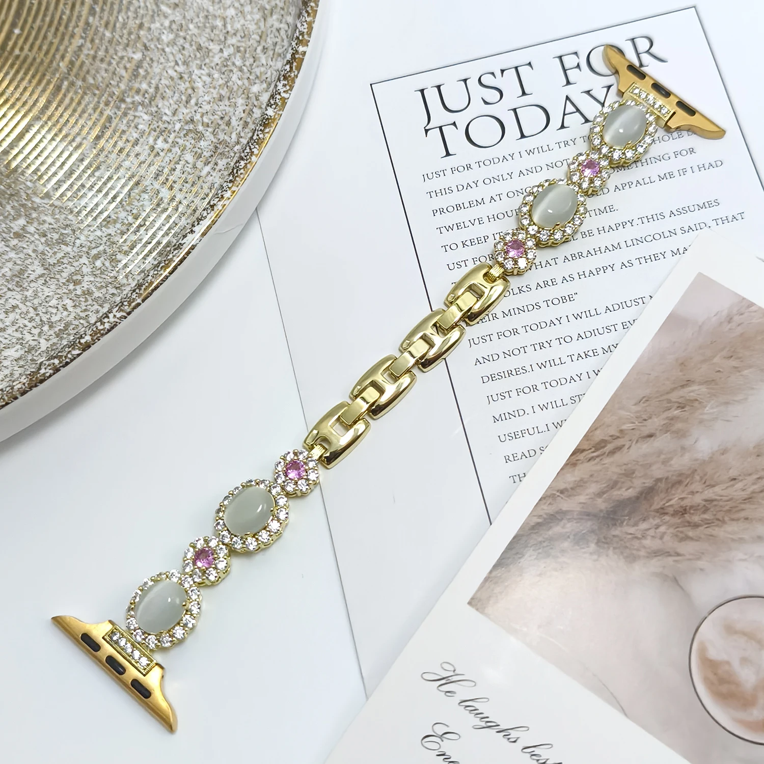 Luxury Zircon Bracelet with Fashionable Copper Metal Strap
