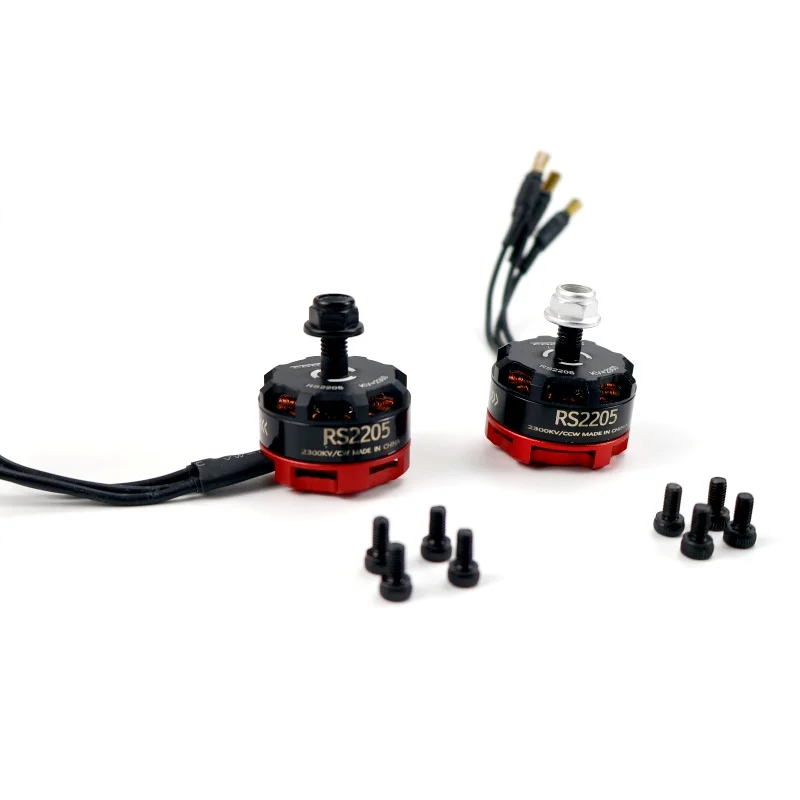 Détail du connecteur et du câblage du moteur sans balais RS2205 2300KV pour drone FPV.