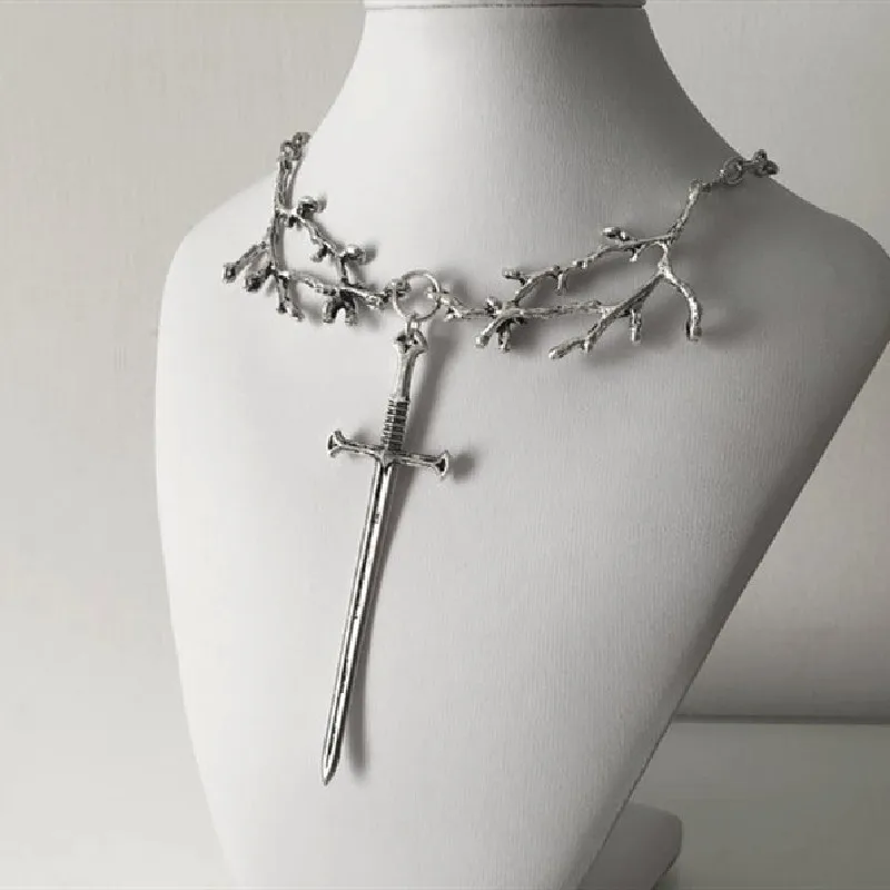 Collar con colgante de espada de madera para mujer joya de moda_voghion.com