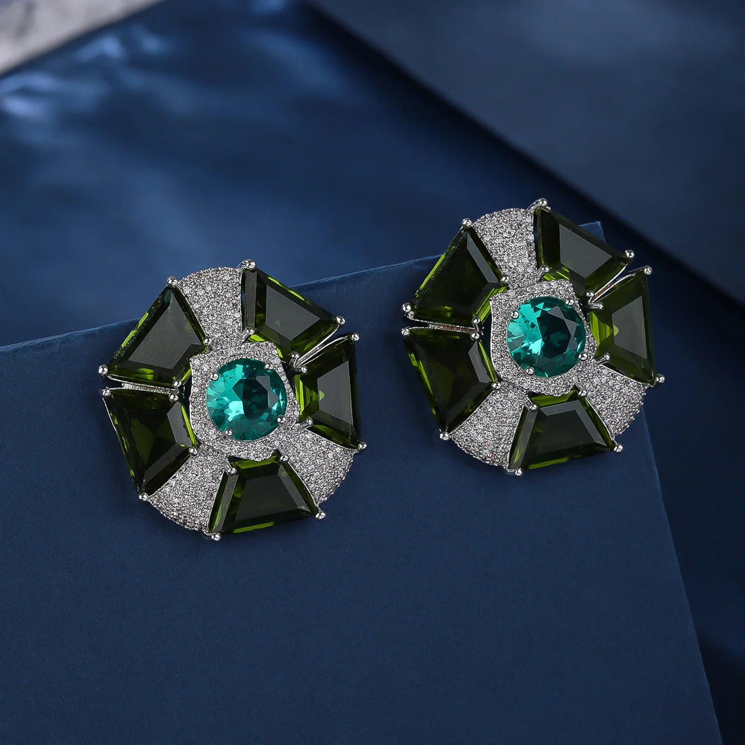 

Модные большие квадратные серьги-гвоздики с кристаллами и кубическим цирконием, Женские Ювелирные изделия для выпускного вечера, бижутерия le12122