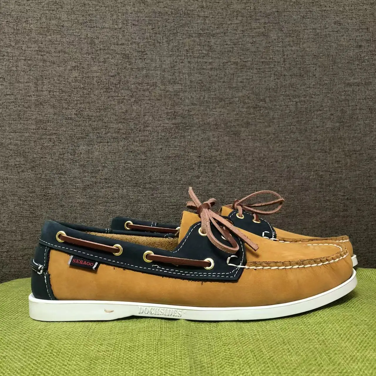 Sebago Men Homme Authentic Docksides Shoes - Premium Leather Moc Toe Lace Up Boat Shoes 046A