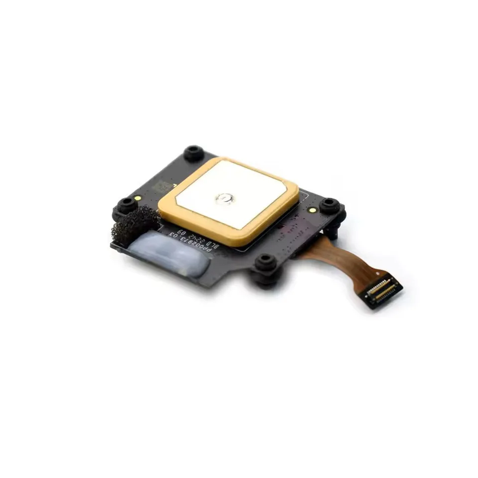 Gros plan sur le câble et les connecteurs du module GPS d'origine pour DJI Mini 3.