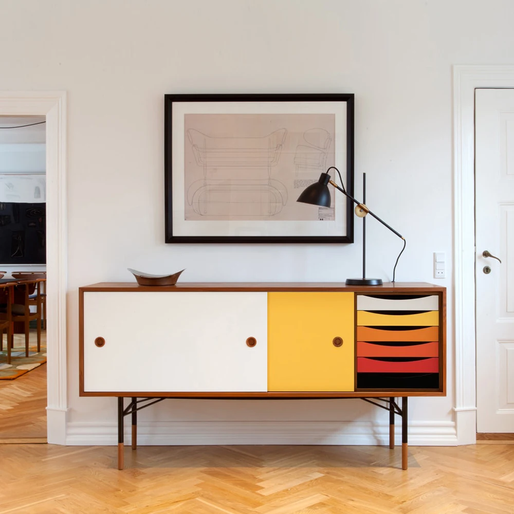 

Modern simple, light and luxurious sideboard, Nordic and medieval sliding door lockers, French living room, advanced art cabinet
