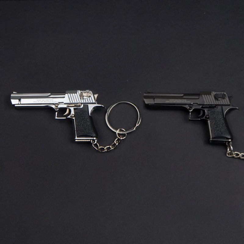 Alloy 1:4 Scale Desert Eagle Pistol Keychain Mini Toy Gun Weapon Model Metal Keychain For Adult Christmas Gift