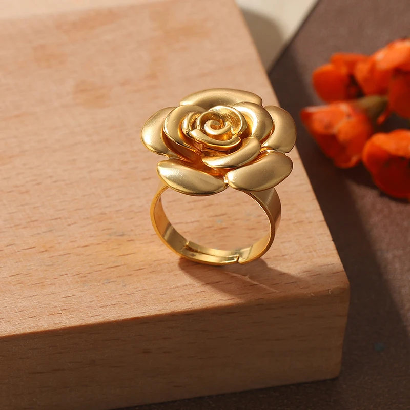 Elegant Gold Rose Flower Ring - Luxury Floral Statement Jewelry