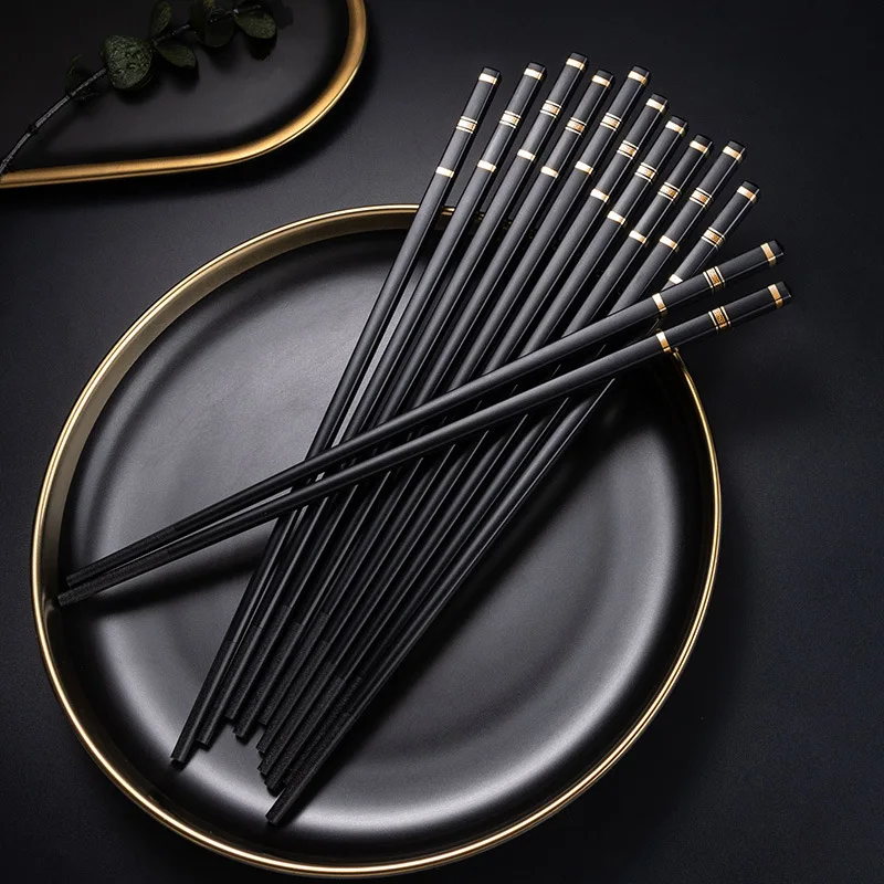 

1 box of Japanese non slip chopsticks, family hotels, restaurants, sushi, portable tableware