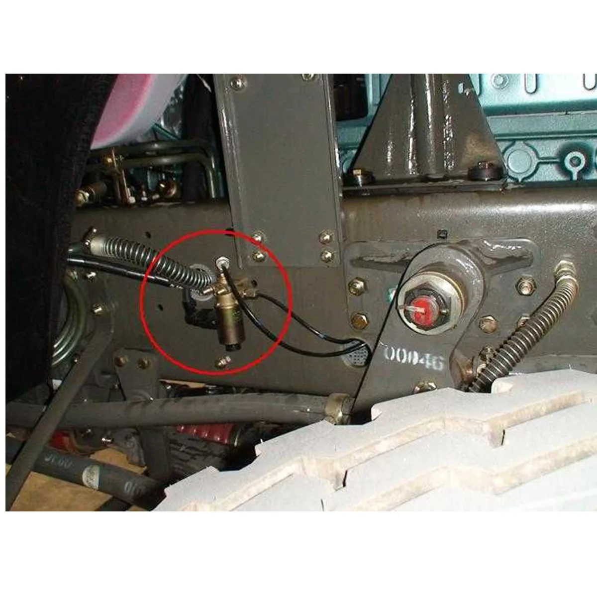 Solenoid Valve 811W52160-6115 Used For CNHTC SINOTRUK HOWO A7 T7H T5G SITRAK Two-position Three-way Exhaust Solenoid Valve