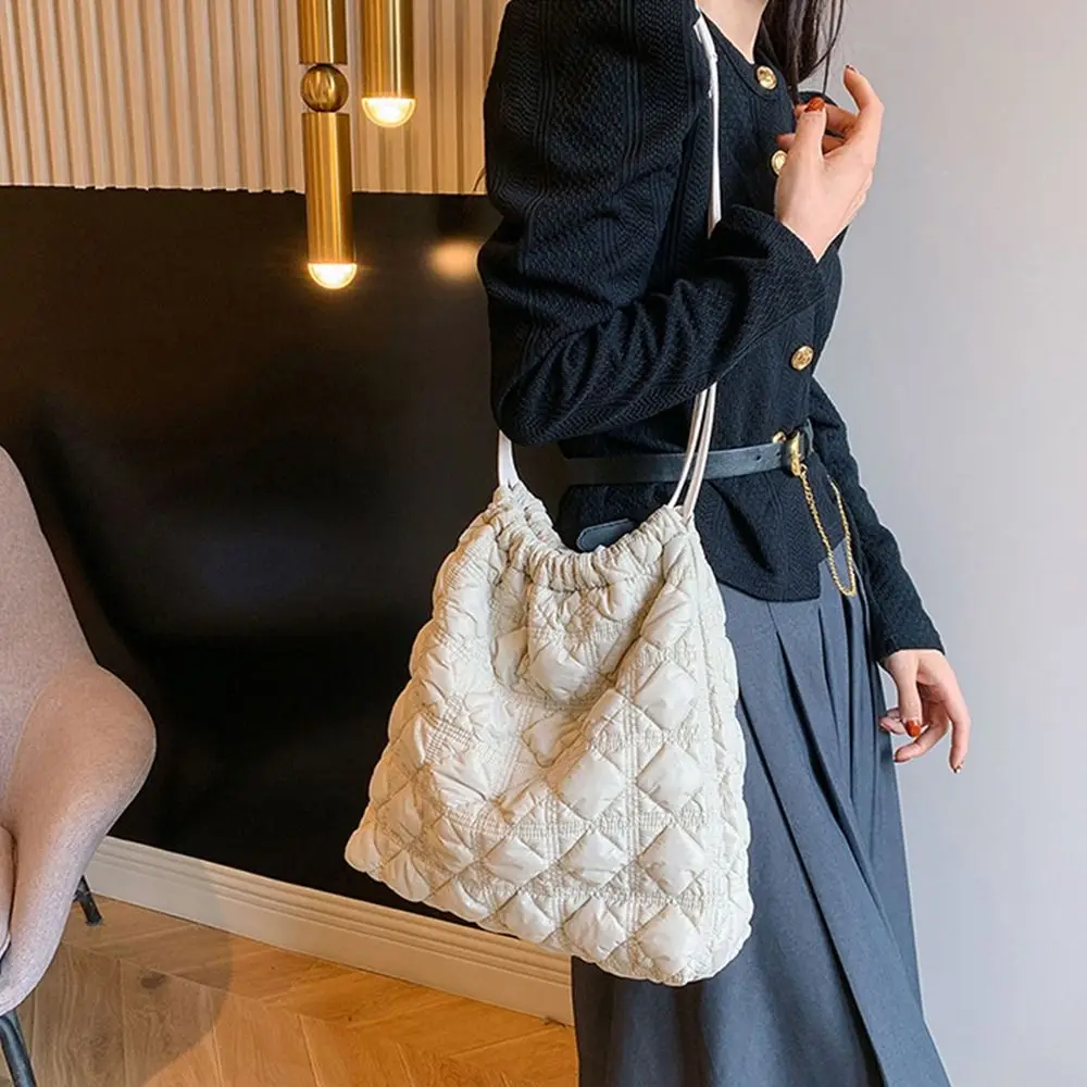 

Korean Style Space Cotton Underarm Bag Plaid Large Capacity Rhombic Lattice Handbag Tote Bag Solid Color Bubble Cloud Bag