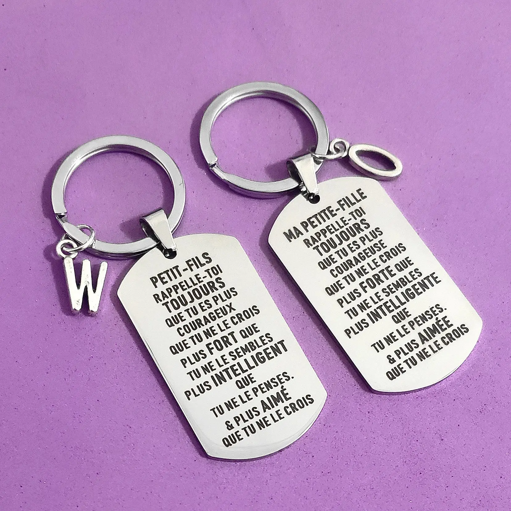 Portachiavi Per Chiavi Auto Tag Militari Petit-Fils Ma Petite-Fille Portachiavi Matrimonio 26 Lettere Ornamenti Creativi Acciaio Inossidabile Fai Da T